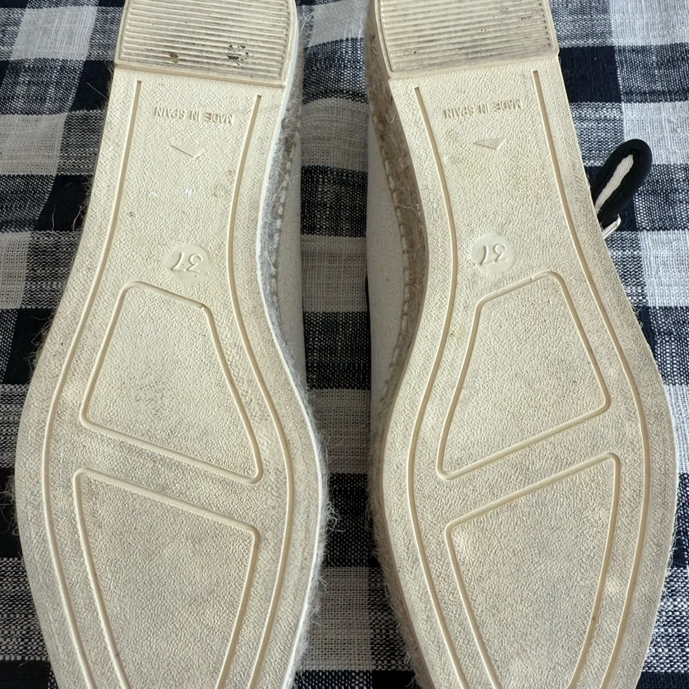 Anthropologie Elegant White and black Mary Jane Espadrilles Sz37
